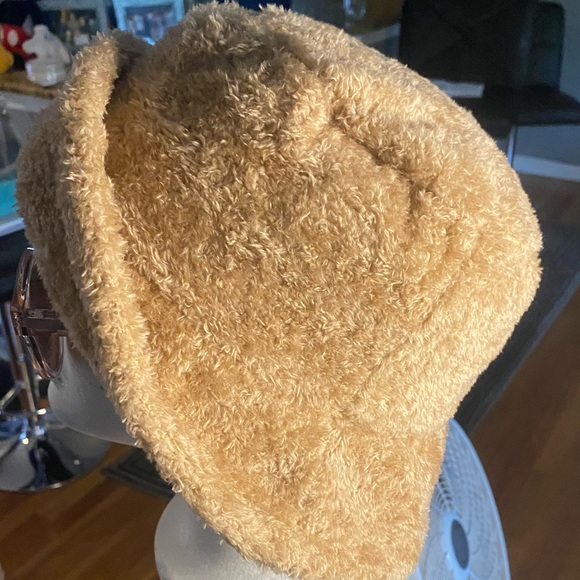 🆕Fuzzy Bucket Hat - Picture 2 of 5